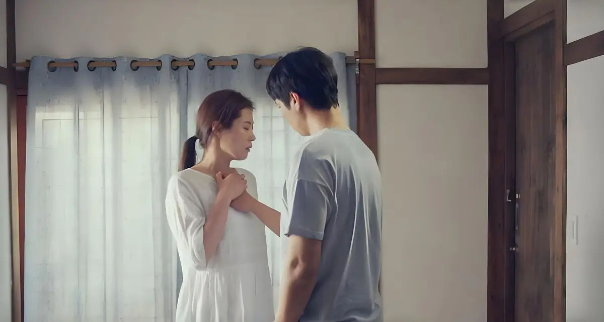 韩国经典电影《出轨》全集高清免费在线观看-电影出轨高清未删减完整版无广告-HD中字在线观看