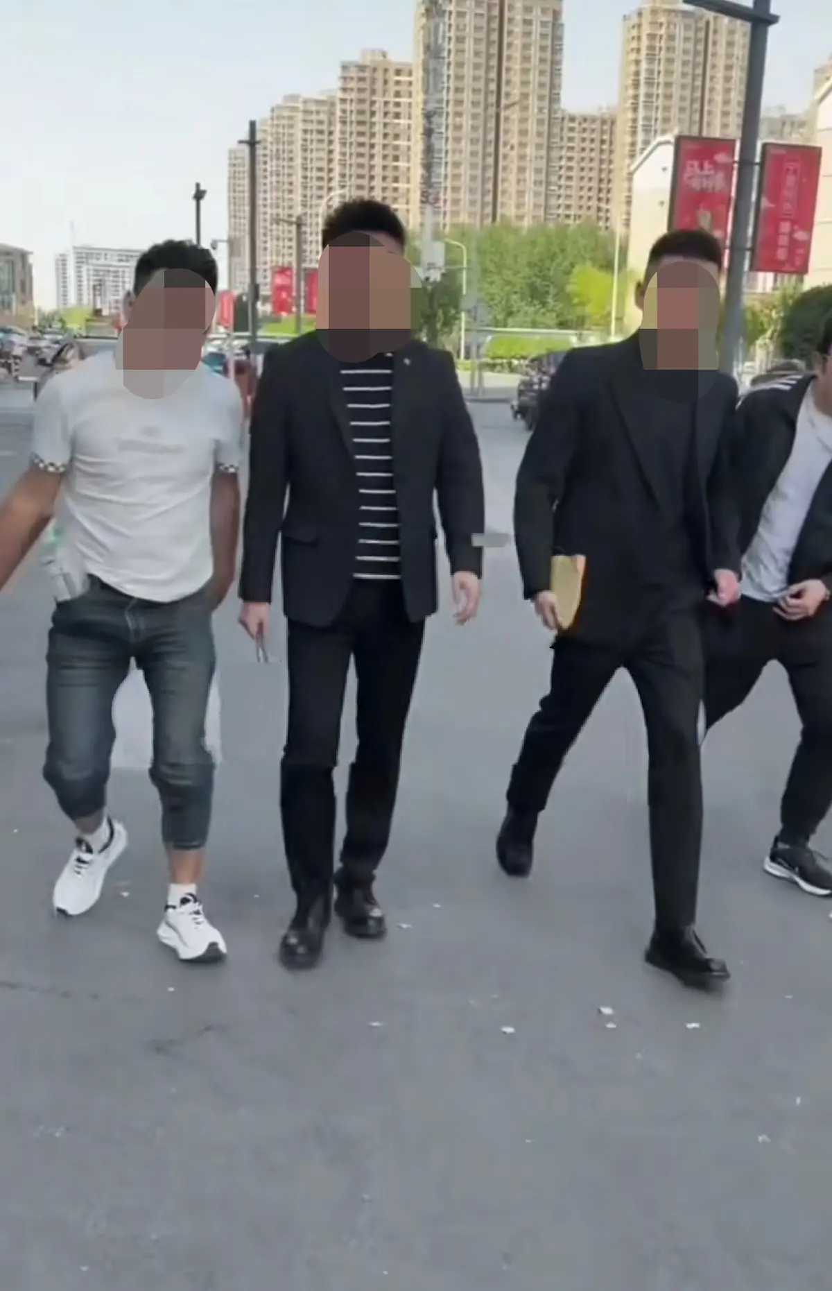 《宁夏4V1》揭秘！网红尚军马军马林漠南事件全过程，高清无删减视频免费在线观看，速来！
