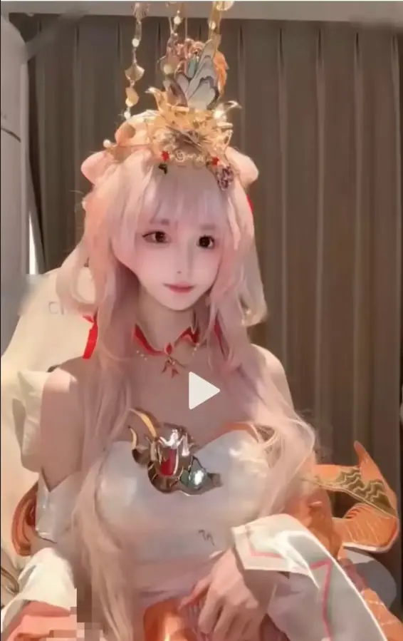 《季雨西施cosplay》全集免费获取，季雨cosplay白天鹅作品合集，4K超高清无广告在线观看，畅享视觉盛宴！