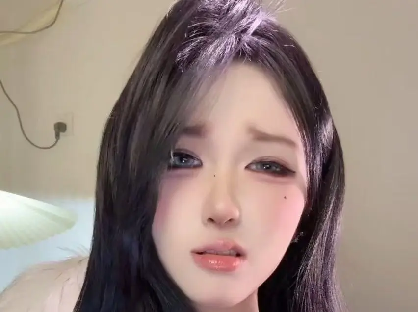 《阿黑颜系列 vlog》全季无删减免费看-暗黑美学震撼来袭-黑颜名场面不断上新-表情包宇宙浪漫失控