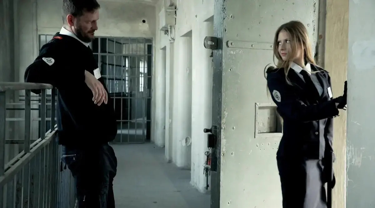 《高压监狱》满天星系列免费观看 - 高清HD中字网盘下载 - 《高压监狱》欧美剧详细介绍