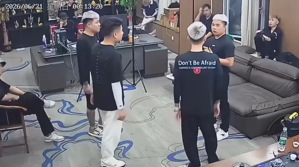 免费看《陈虎任荣少冲突后续》，陈虎任荣少冲突后续剧情全揭秘，全过程视频高清在线-多网盘资源提取