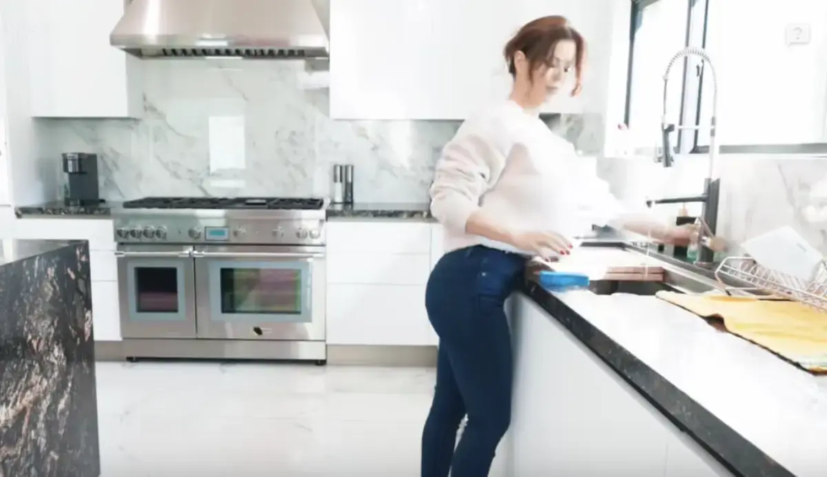 美国电影《Alexis Fawx》全系列资源-这里整合了 Alexis Fawx 未删减高清视频-免费在线看无广告-多版本网盘下载