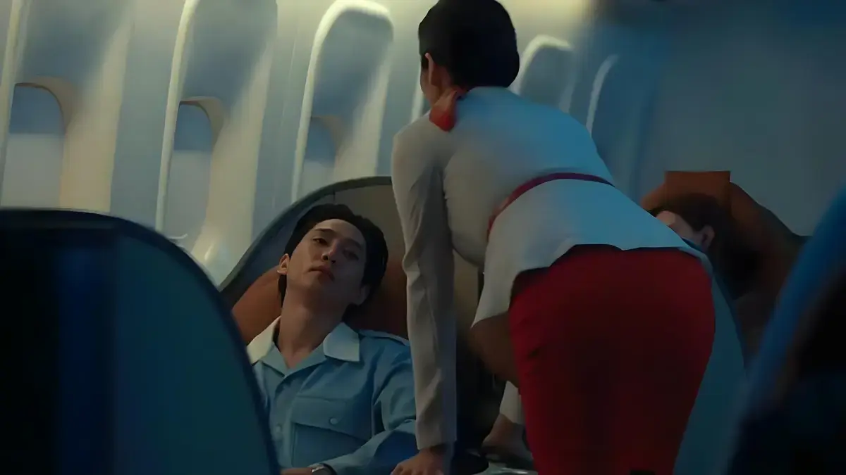 《韩国空姐》爆笑空乘喜剧电影未删减版1080P高清全集免费在线看 - 同步更新中文版无广告 - 网盘观看超清画质不卡顿 - 韩国空姐陪你飞上天！