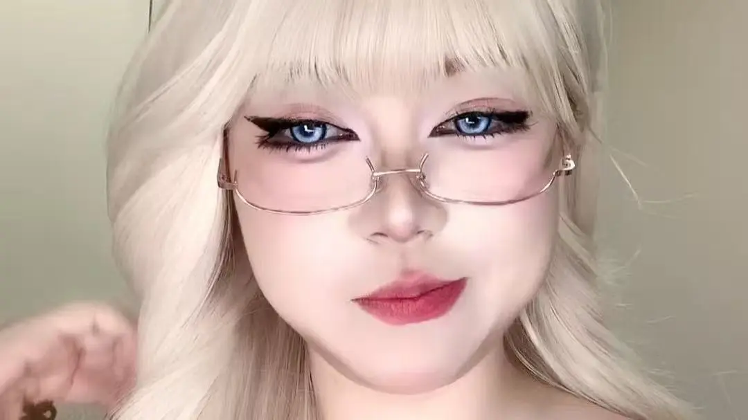 《阿黑颜系列vlog》相关资源图片