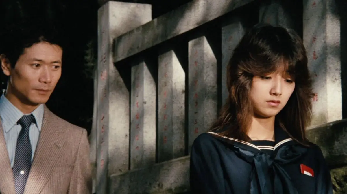 《水手服饲育》里中年男爱慕少女情节吸睛-免费在线看1982日本剧情电影，女主角超高颜值令人难忘，日本电影《水手服饲育》高清资源别错过！