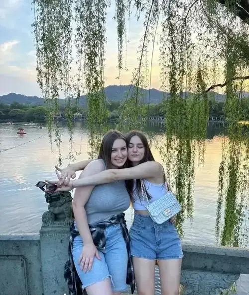 《艾玛马克斯的屈服》蓝光超高清无删减免费在线观看 - 啄木鸟系列剧情片《艾玛马克斯的屈服》最新同步更新 - 星辰影院