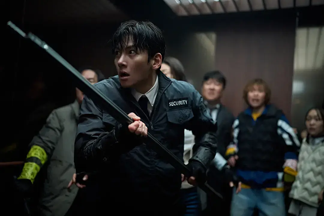 全智贤主演、延尚昊执导的2026丧尸惊悚片《群体》，4K超高清无删减全集，无广告流畅播放，在线免费观看！