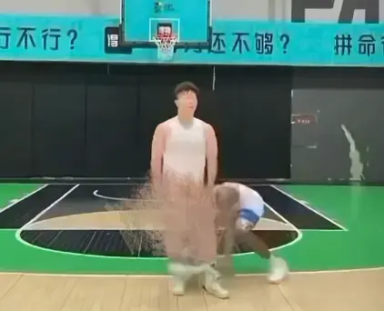 速来！《牛教练的裤子》免费在线看，黑哥偷袭牛教练裤子精彩片段-完整版视频无删减 百度云/阿里云网盘下载《牛教练的裤子》