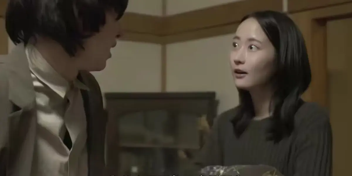 佐藤里穗主演日本剧情电影《背中》！《背中》4K修复版无删减高清全集，免费在线观看，中文配音字幕，网盘资源多线路备播！