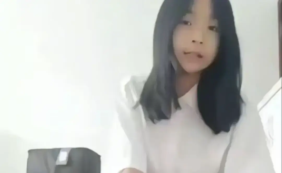 《张婉莹女孩写作业事件》高清视频-张婉莹暑假写作业全记录-张婉莹写作业未删减版-多网盘免费获取