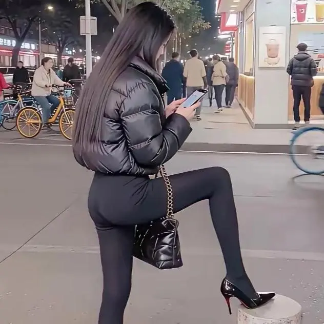 《圣光闪姬波尼塞雷斯》相关资源图片